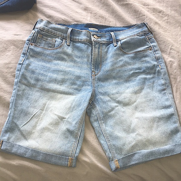Shorts - Picture 2 of 3